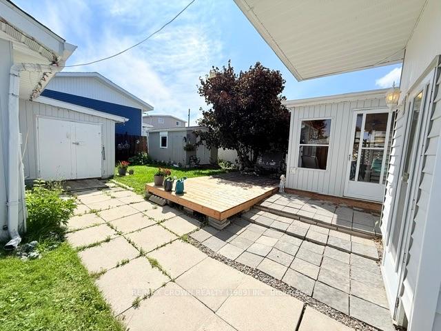 Photo 11 of 16 Ontario Street, Kapuskasing — HOMEH