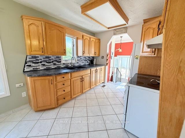 Photo 18 of 16 Ontario Street, Kapuskasing — HOMEH