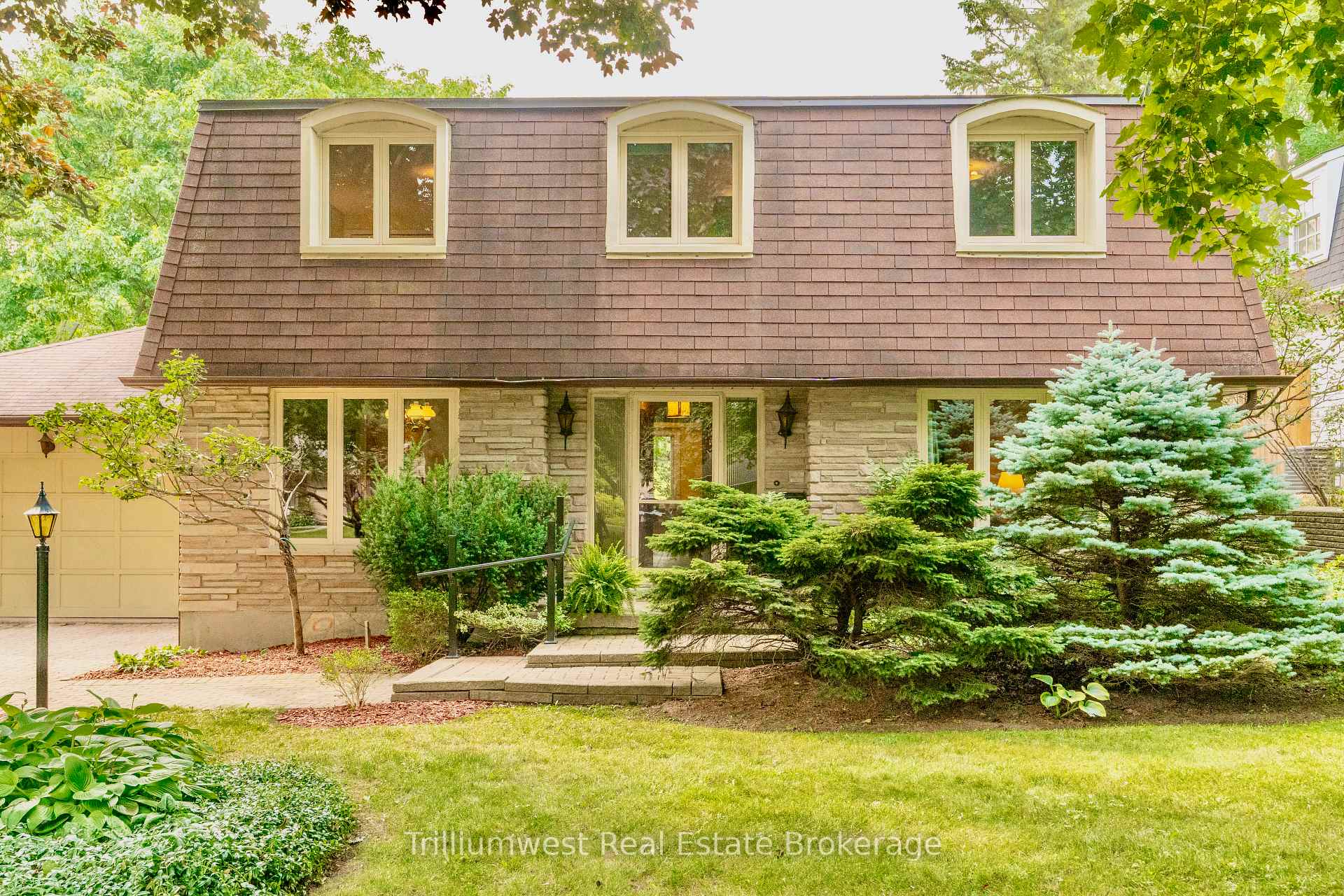 Photo 3 of 32 Waverley Drive, Guelph, Riverside Park — HOMEH