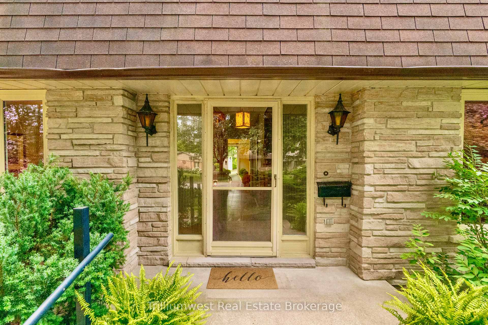 Photo 4 of 32 Waverley Drive, Guelph, Riverside Park — HOMEH