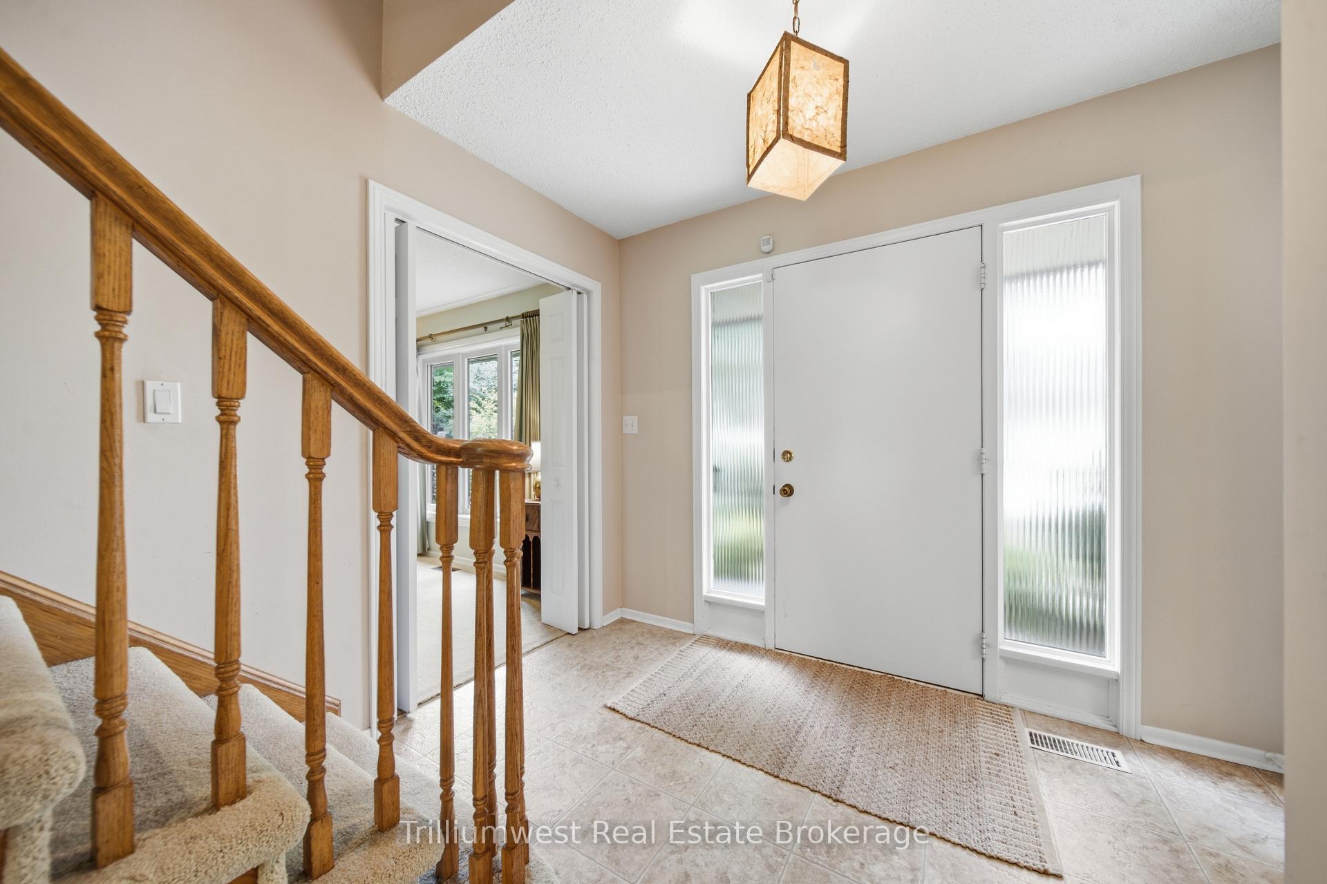 Photo 5 of 32 Waverley Drive, Guelph, Riverside Park — HOMEH