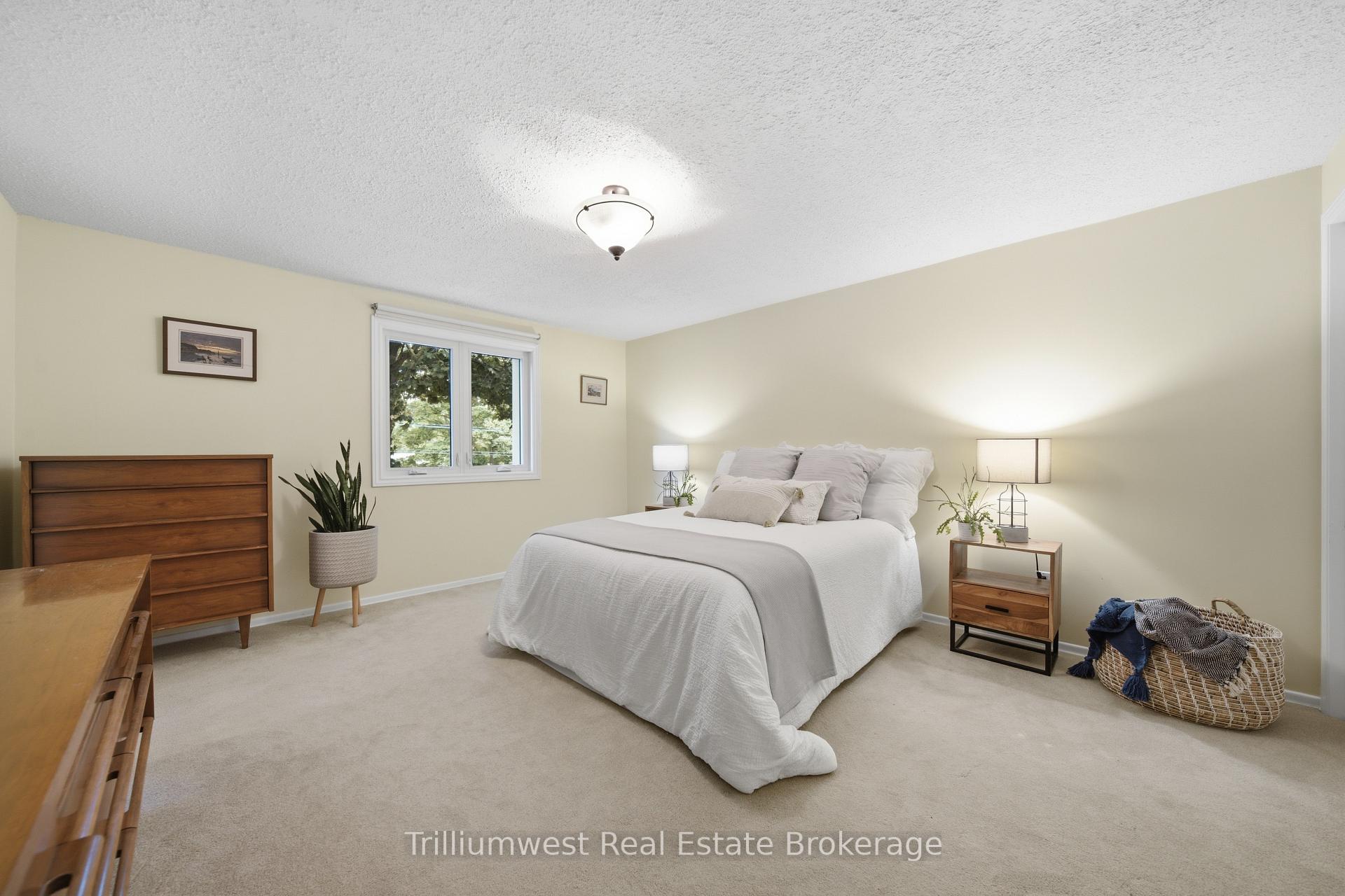 Photo 21 of 32 Waverley Drive, Guelph, Riverside Park — HOMEH