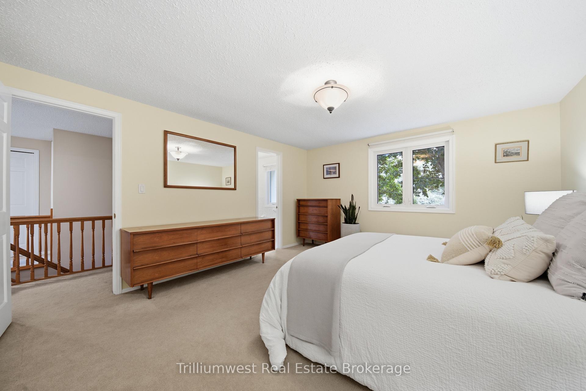 Photo 22 of 32 Waverley Drive, Guelph, Riverside Park — HOMEH