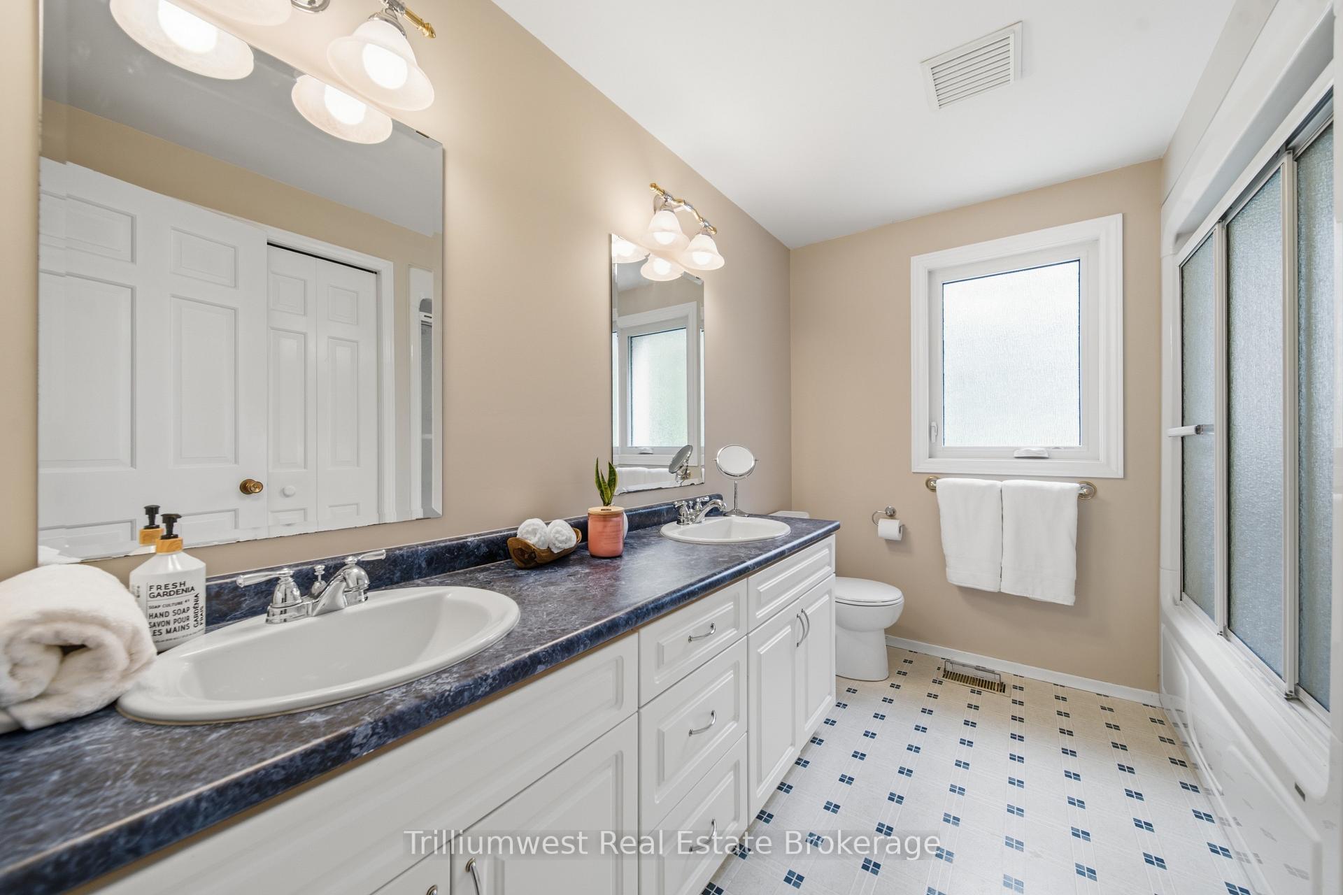 Photo 31 of 32 Waverley Drive, Guelph, Riverside Park — HOMEH
