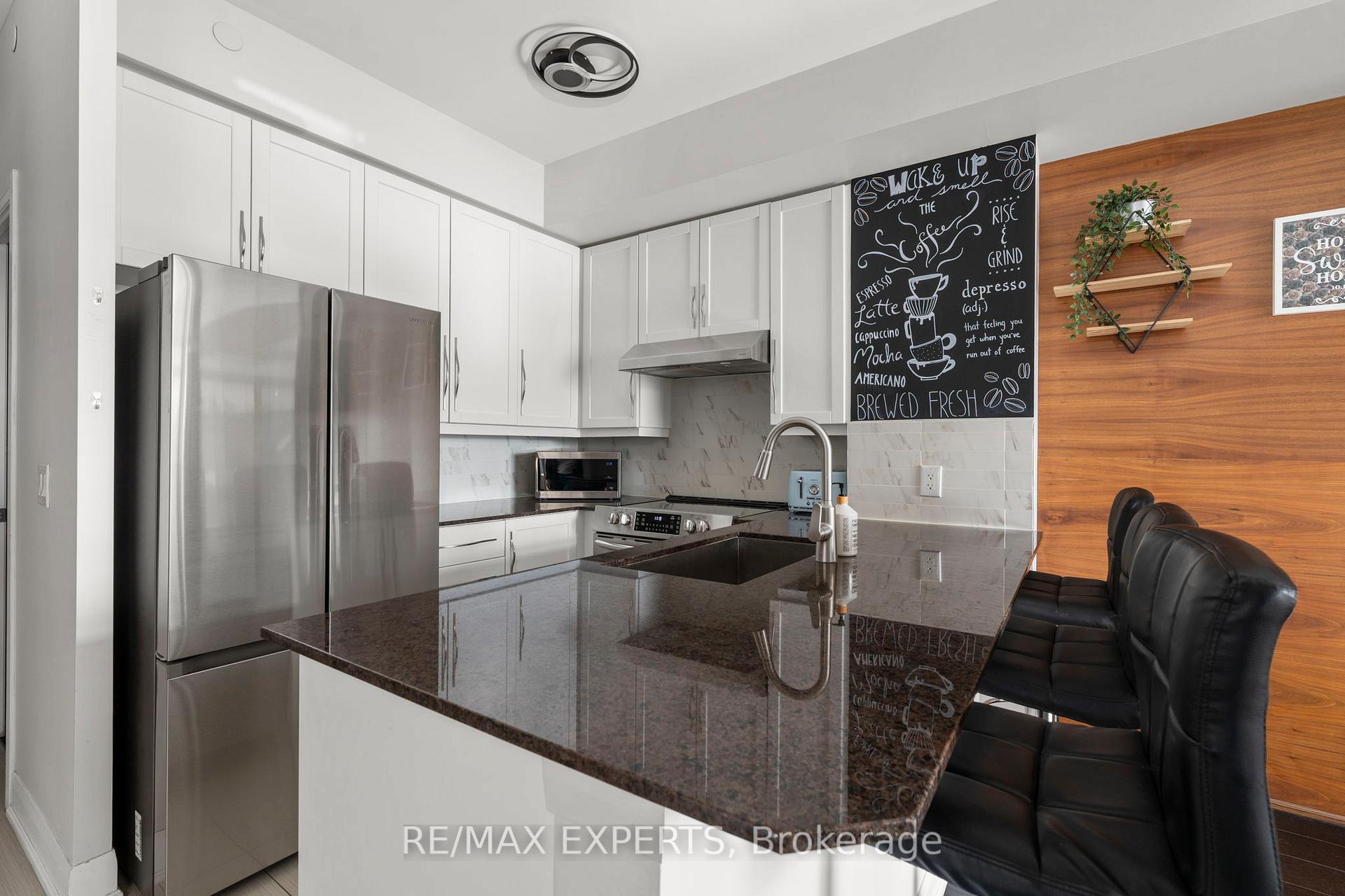 Photo 4 of Unit 420, 4700 Highway 7, Vaughan, East Woodbridge — HOMEH