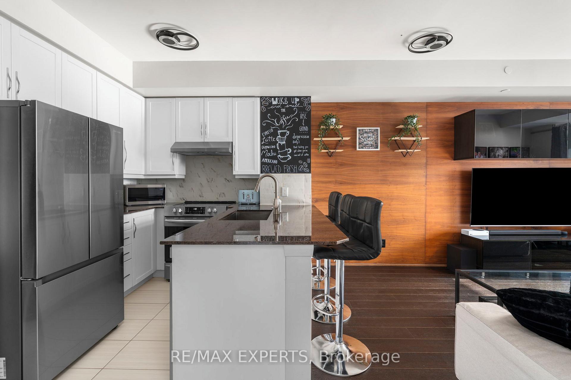Photo 7 of Unit 420, 4700 Highway 7, Vaughan, East Woodbridge — HOMEH