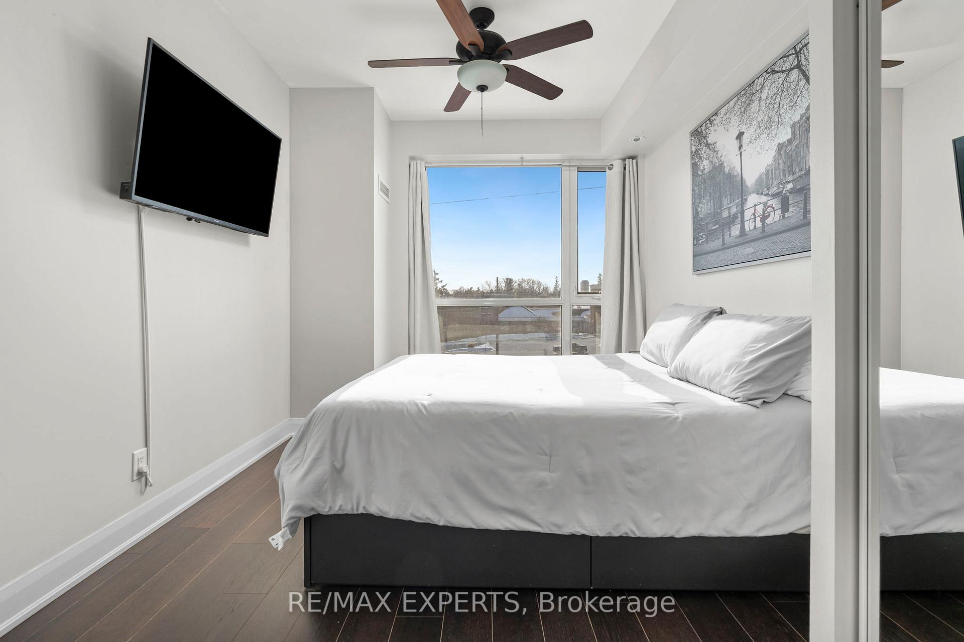 Photo 13 of Unit 420, 4700 Highway 7, Vaughan, East Woodbridge — HOMEH