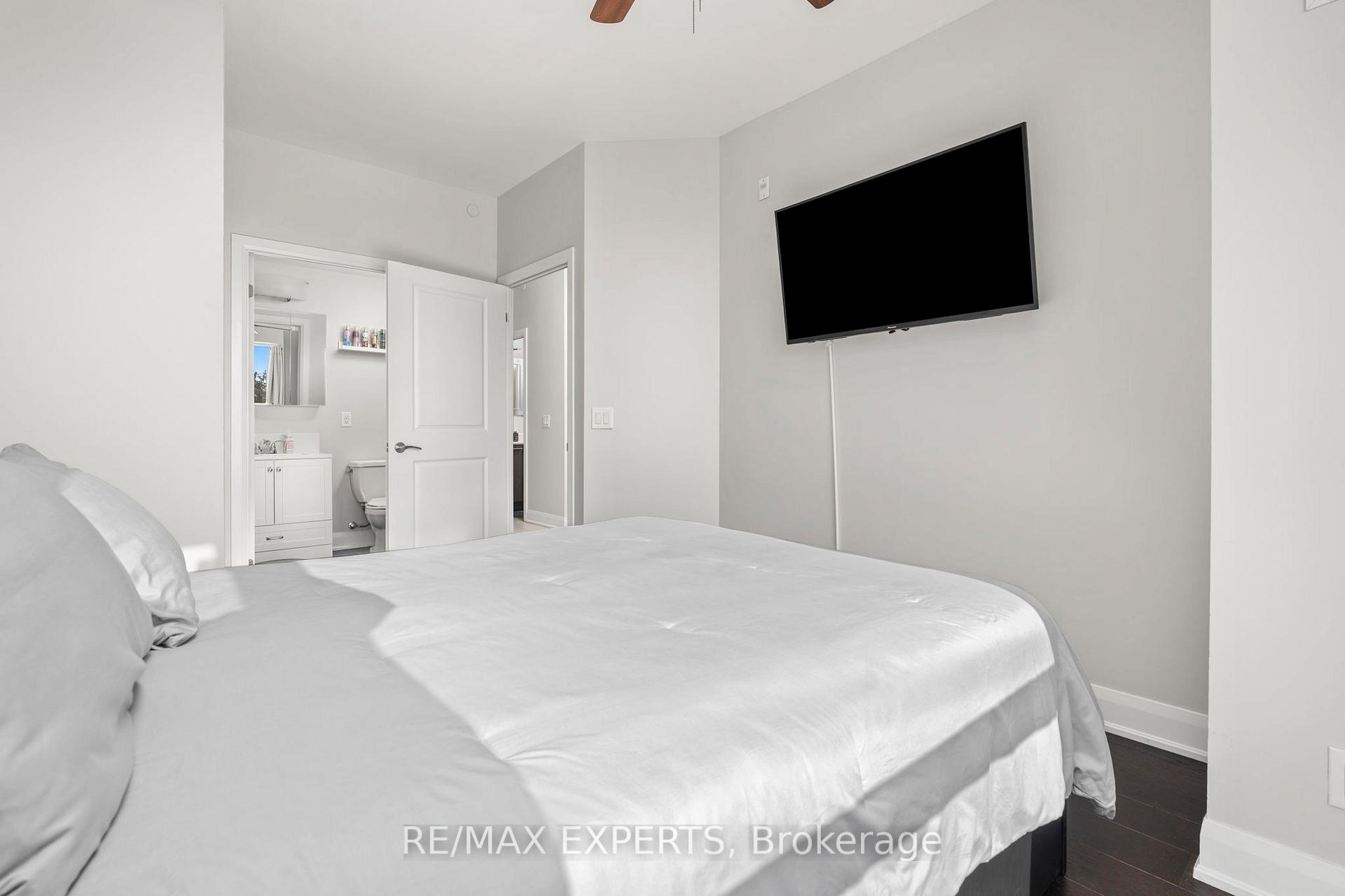 Photo 14 of Unit 420, 4700 Highway 7, Vaughan, East Woodbridge — HOMEH