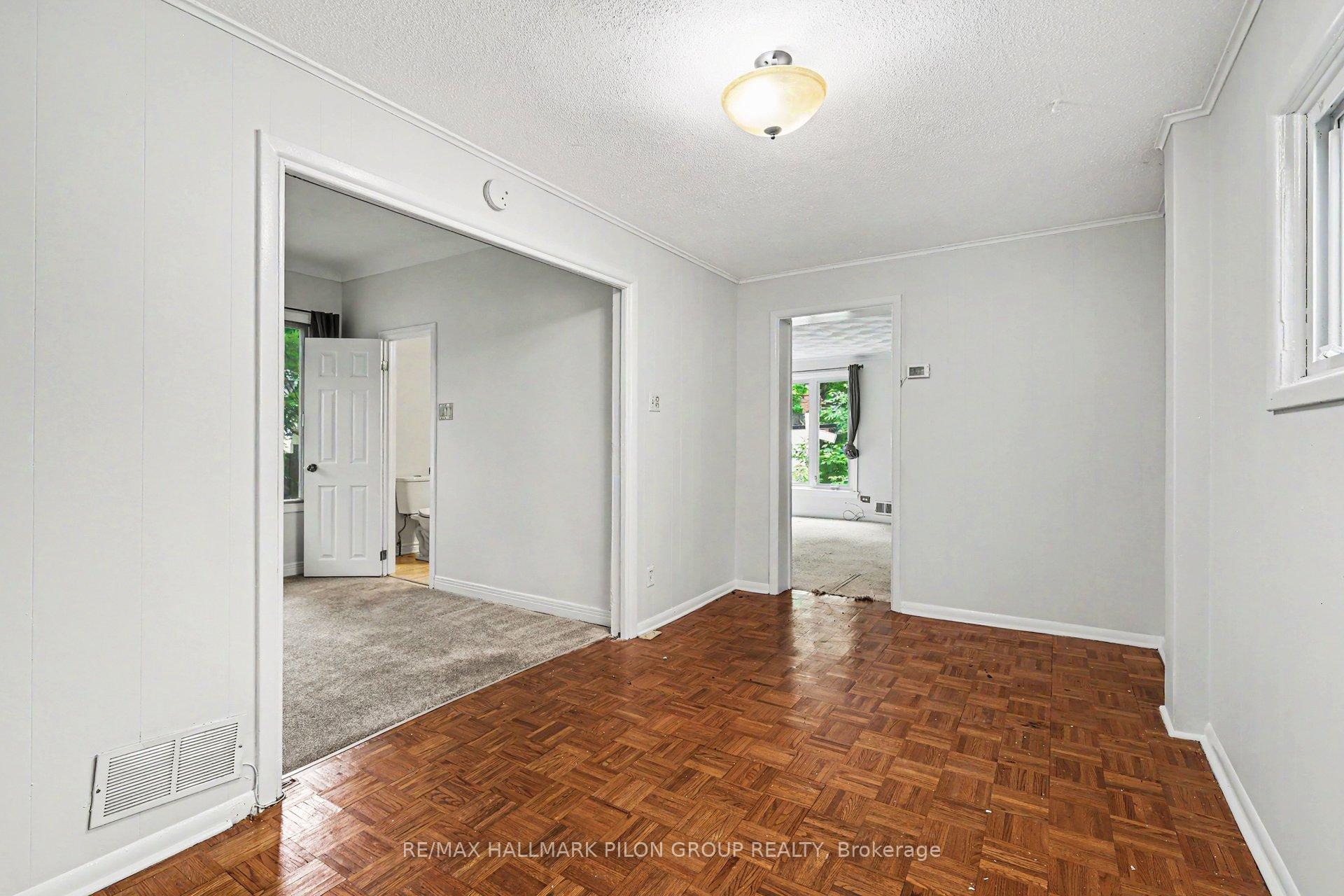 Photo 6 of 528 Guy Street, Ottawa, Castle Heights — HOMEH