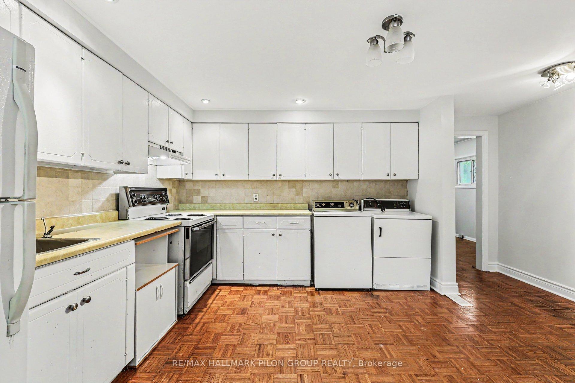 Photo 8 of 528 Guy Street, Ottawa, Castle Heights — HOMEH