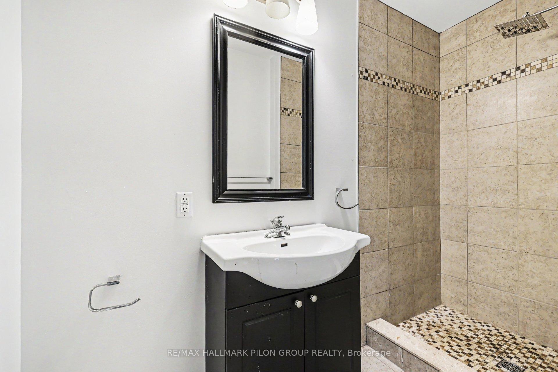 Photo 12 of 528 Guy Street, Ottawa, Castle Heights — HOMEH