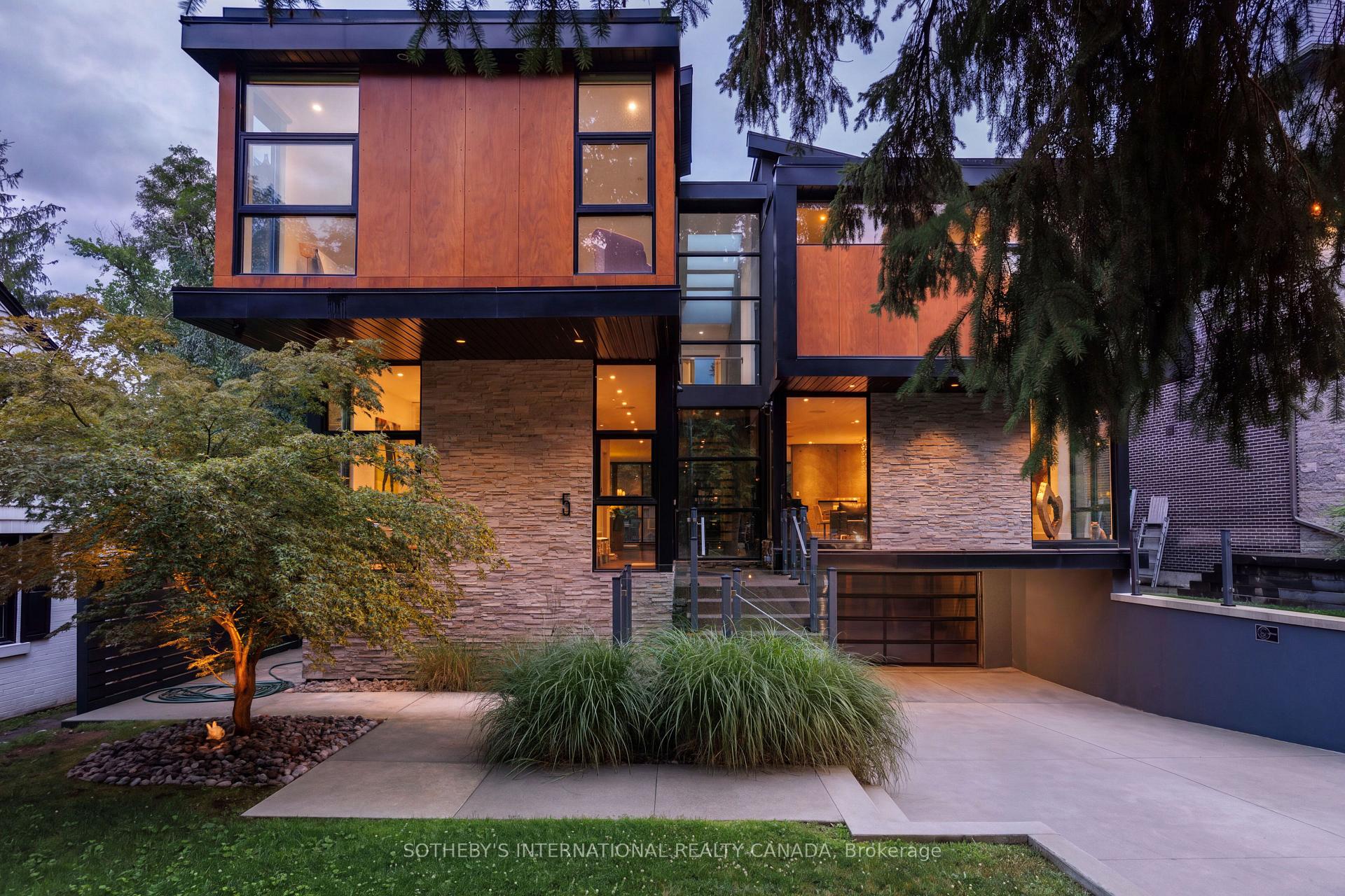 Photo 1 of 5 Hartfield Road, Etobicoke, Edenbridge-Humber Valley — HOMEH