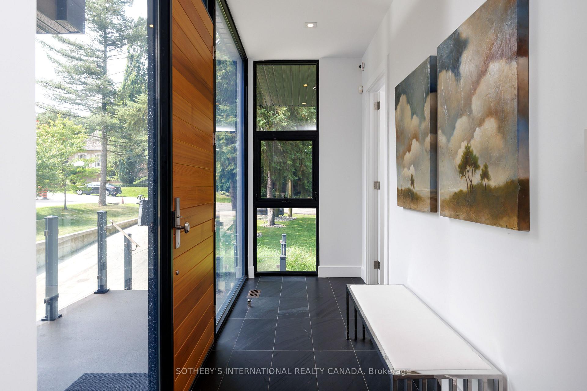 Photo 2 of 5 Hartfield Road, Etobicoke, Edenbridge-Humber Valley — HOMEH