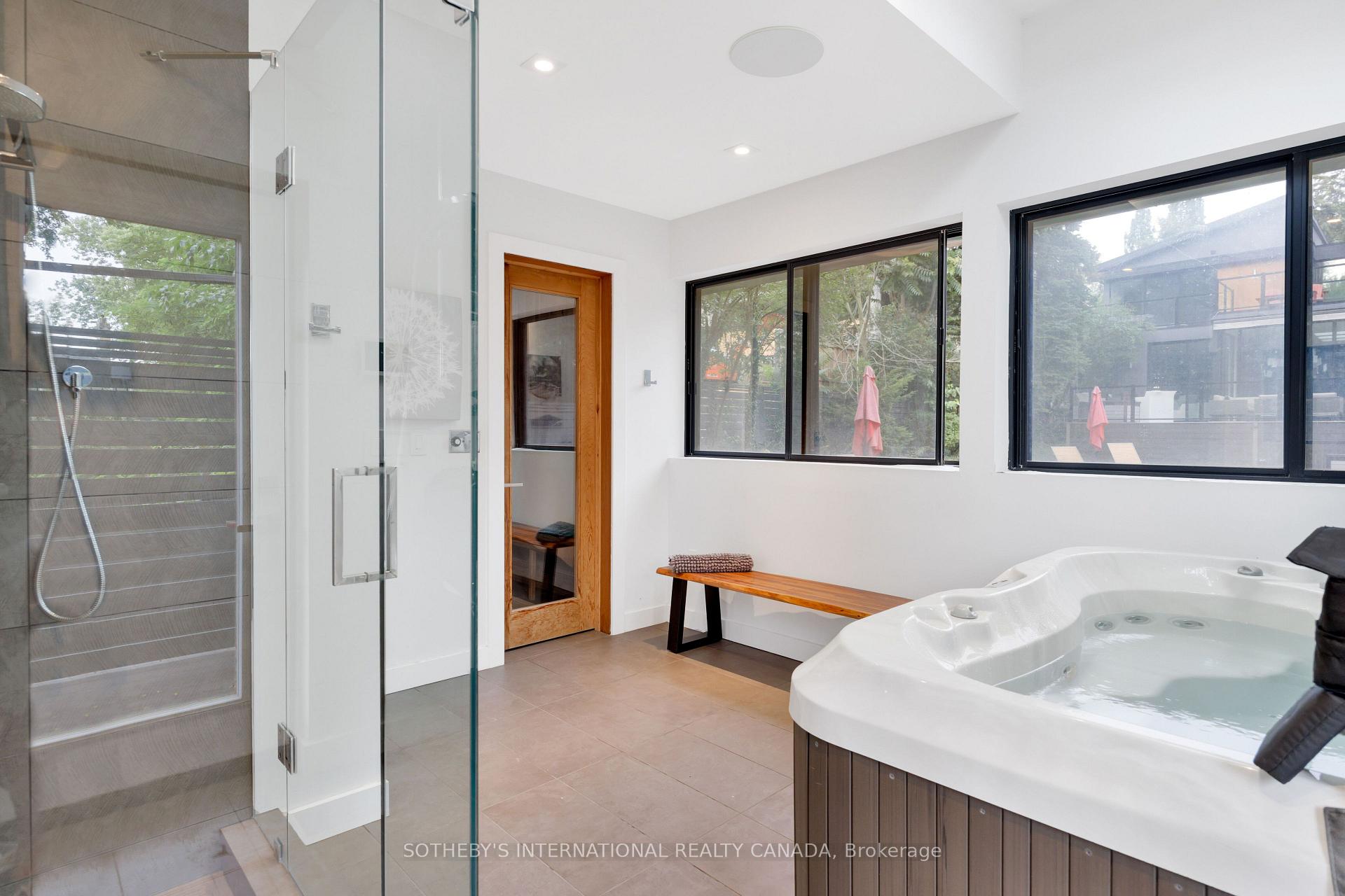 Photo 10 of 5 Hartfield Road, Etobicoke, Edenbridge-Humber Valley — HOMEH