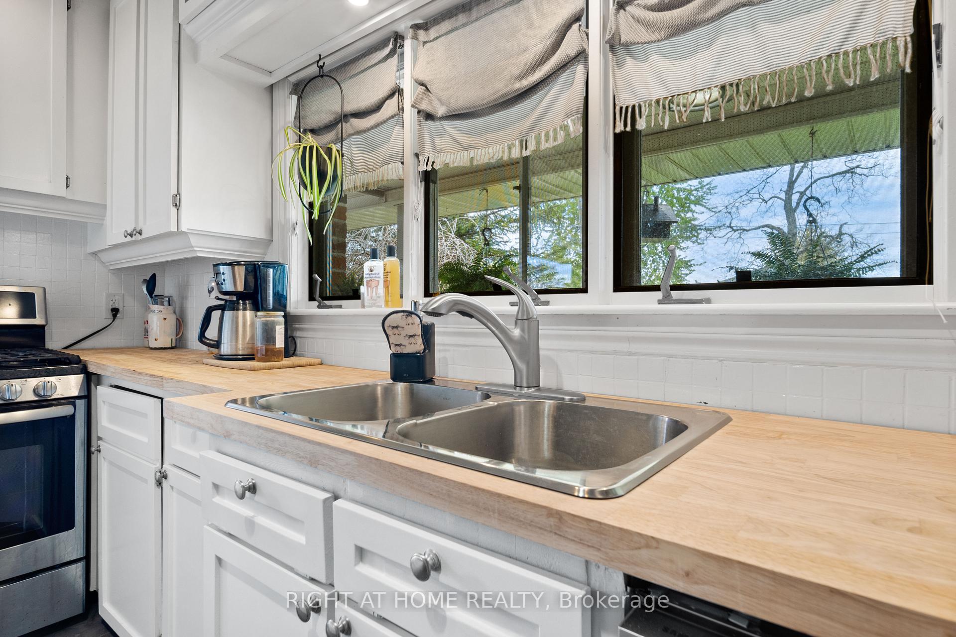 Photo 6 of 51184 Ashton Street, Malahide, Springfield — HOMEH
