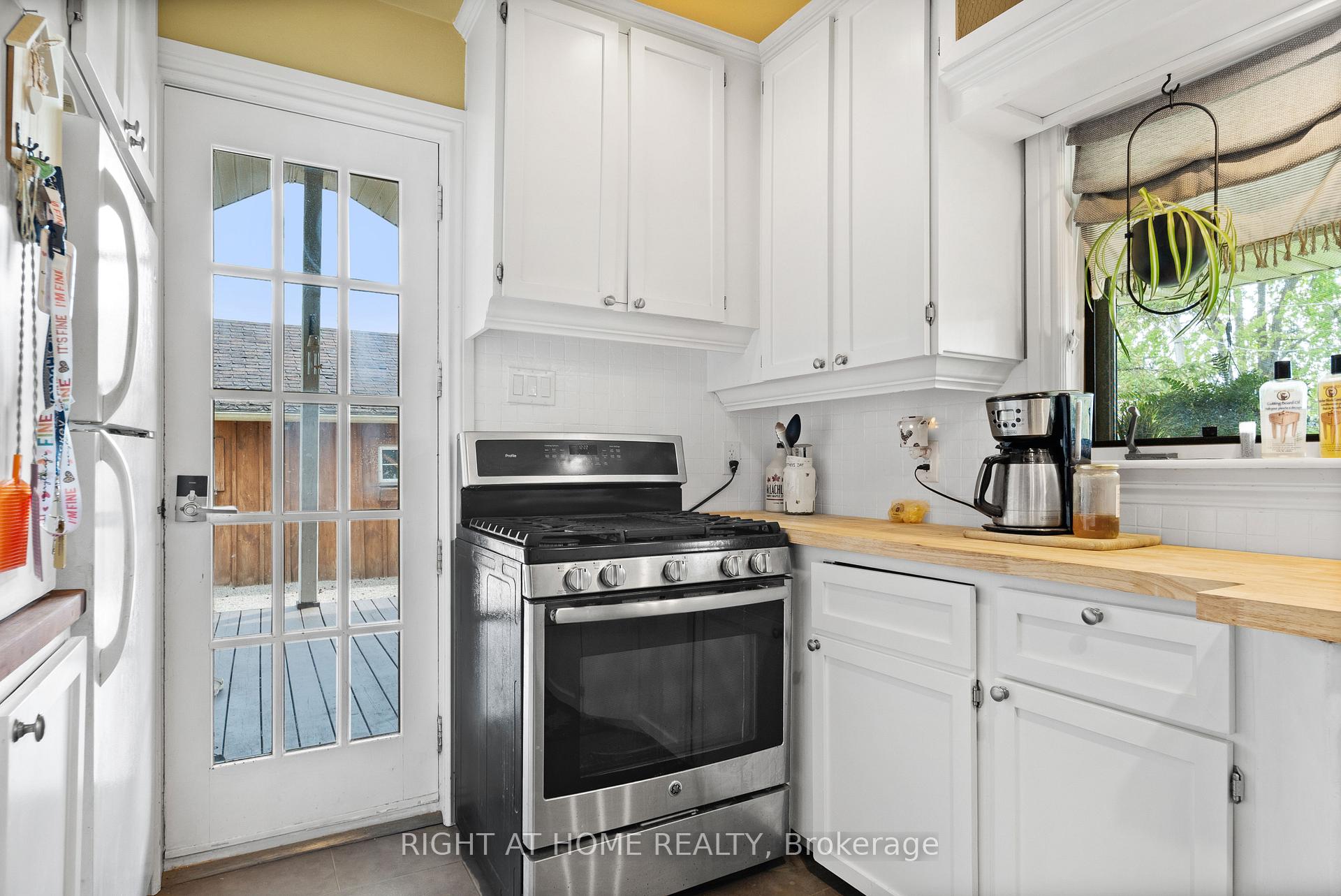 Photo 8 of 51184 Ashton Street, Malahide, Springfield — HOMEH