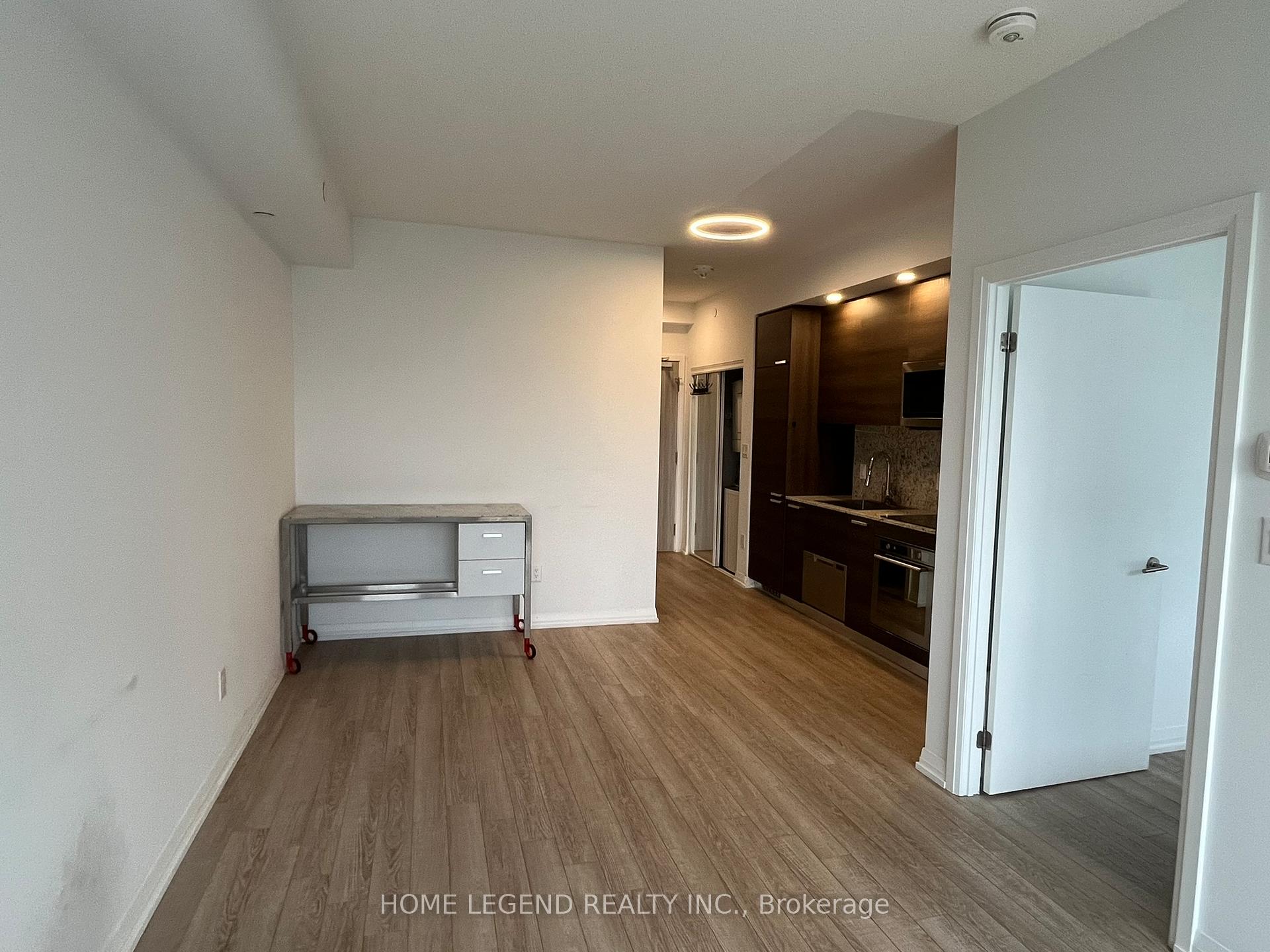 Photo 9 of Unit 1908, 75 Canterbury Place, North York, Willowdale West — HOMEH
