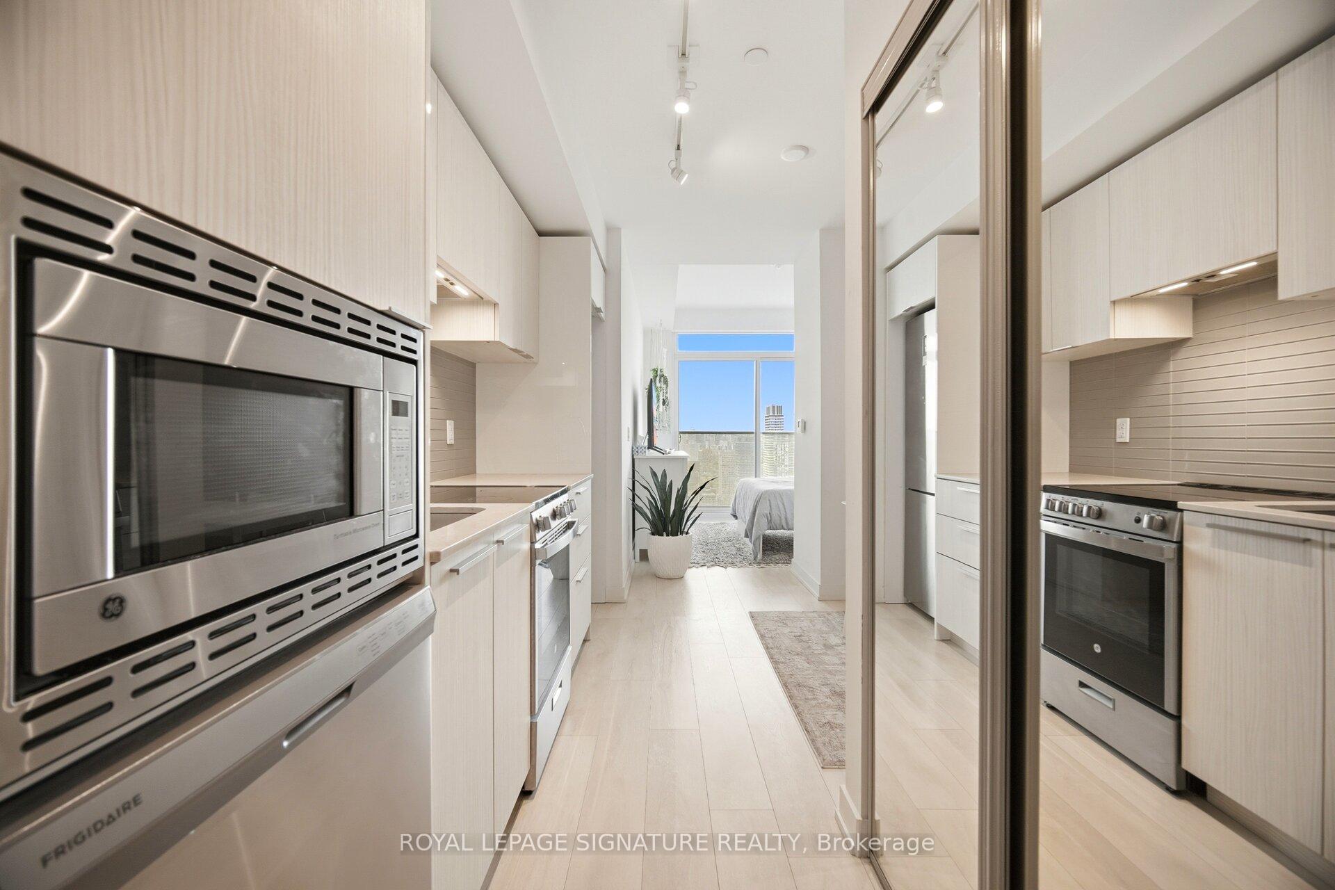 Photo 8 of Unit 5204, 501 Yonge Street, Toronto, Church-Yonge Corridor — HOMEH