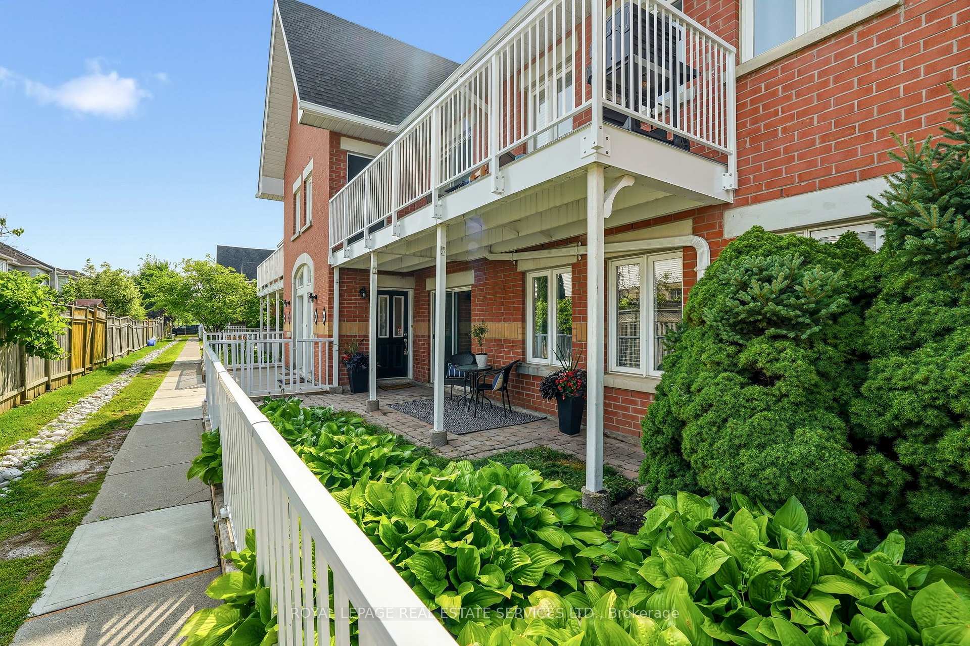Photo 2 of 203-1701 Lampman Avenue, Burlington, Uptown — HOMEH