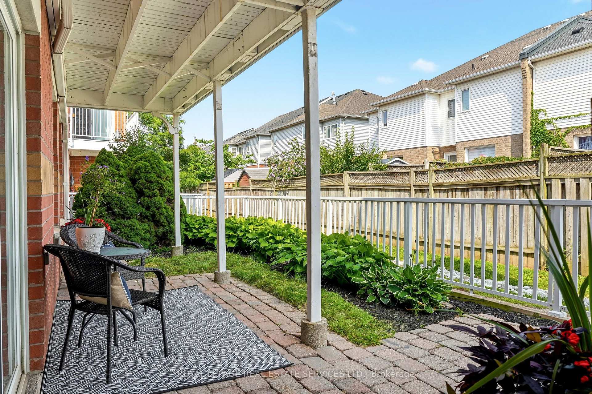 Photo 5 of 203-1701 Lampman Avenue, Burlington, Uptown — HOMEH