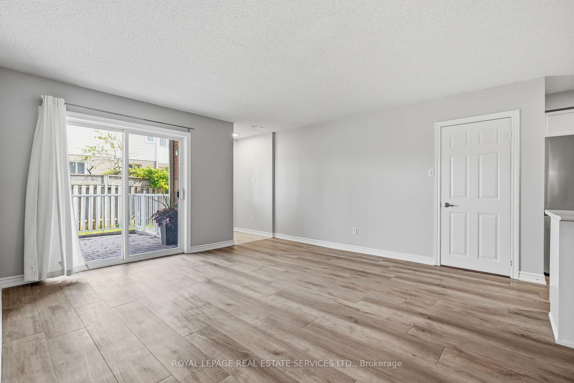 Photo 11 of 203-1701 Lampman Avenue, Burlington, Uptown — HOMEH