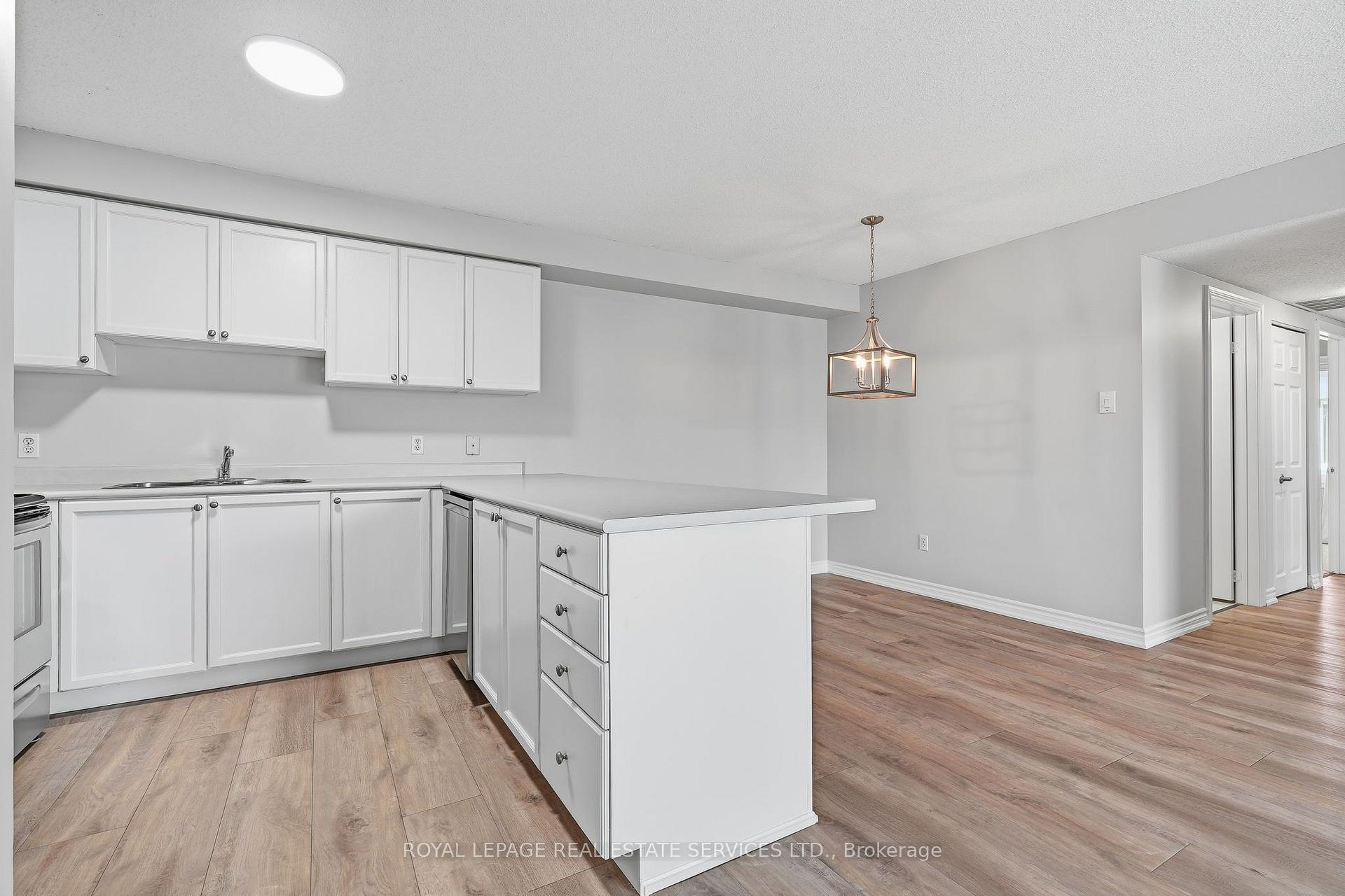 Photo 17 of 203-1701 Lampman Avenue, Burlington, Uptown — HOMEH