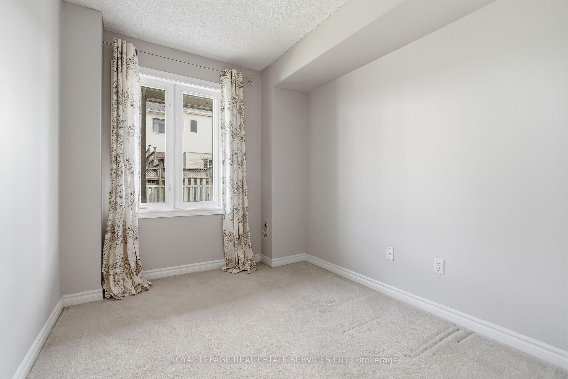 Photo 24 of 203-1701 Lampman Avenue, Burlington, Uptown — HOMEH