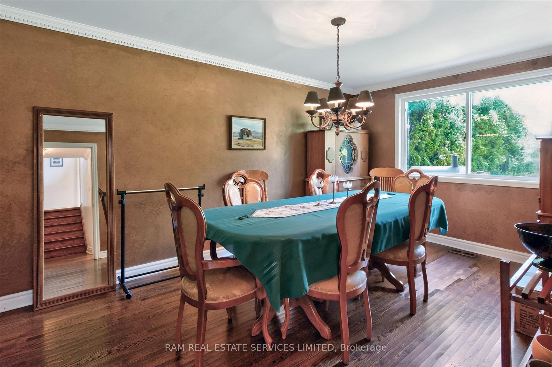 Photo 12 of 46 Summitcrest Drive, Etobicoke, Willowridge-Martingrove-Richview — HOMEH