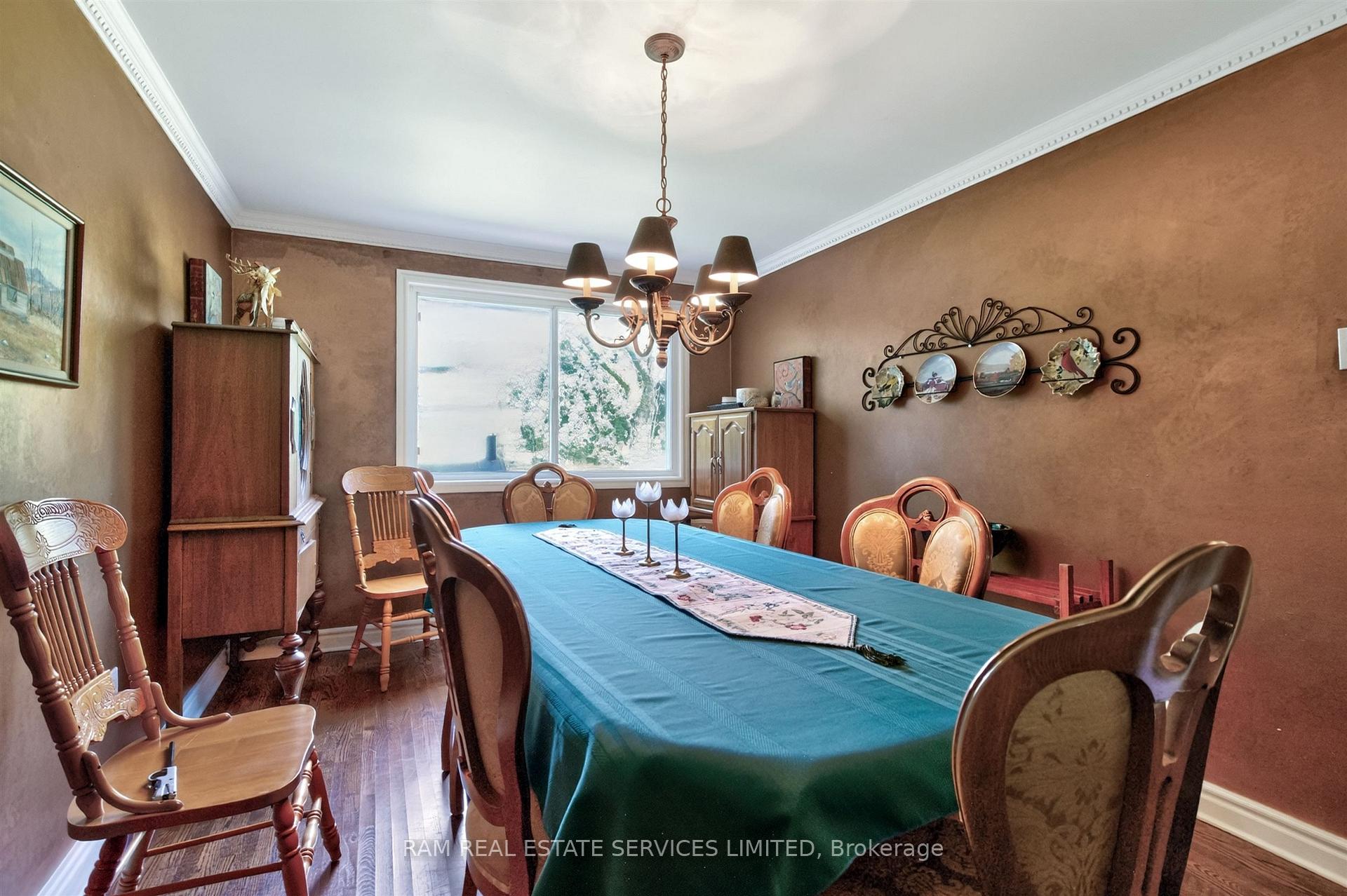 Photo 13 of 46 Summitcrest Drive, Etobicoke, Willowridge-Martingrove-Richview — HOMEH