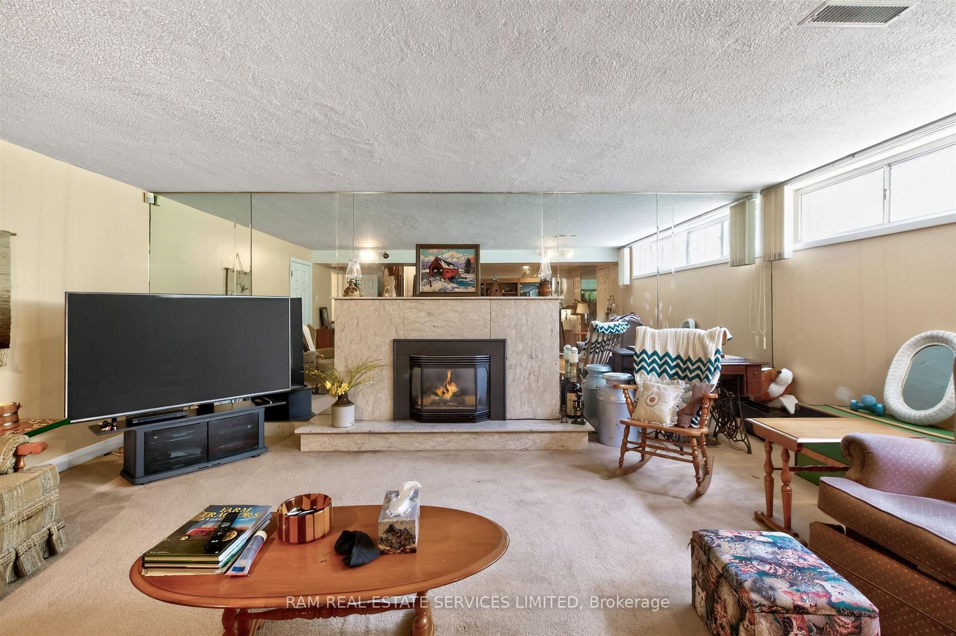 Photo 35 of 46 Summitcrest Drive, Etobicoke, Willowridge-Martingrove-Richview — HOMEH