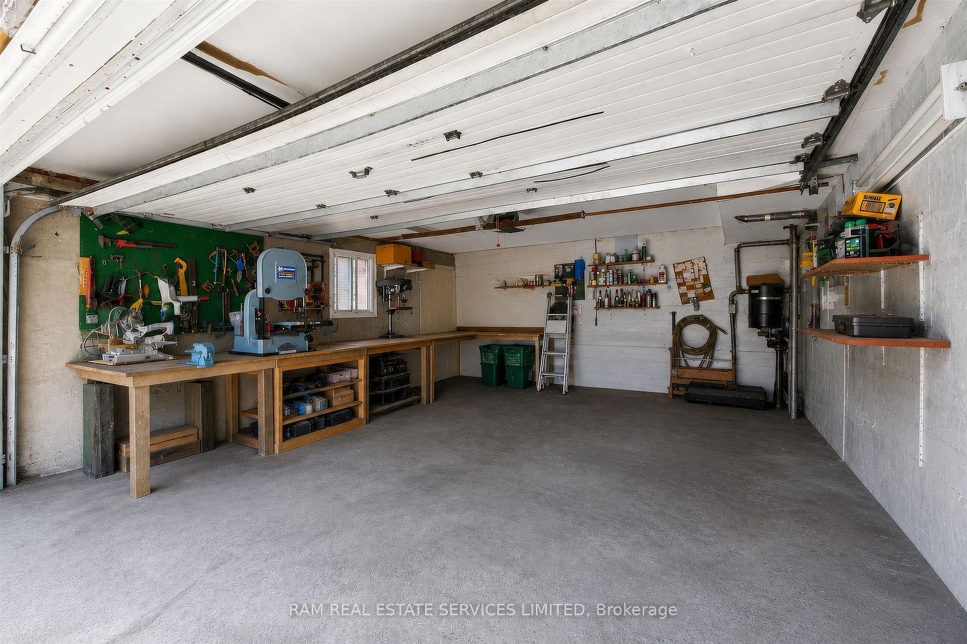 Photo 42 of 46 Summitcrest Drive, Etobicoke, Willowridge-Martingrove-Richview — HOMEH