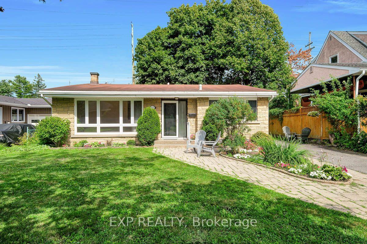 Photo of 1473 Chomley Crescent