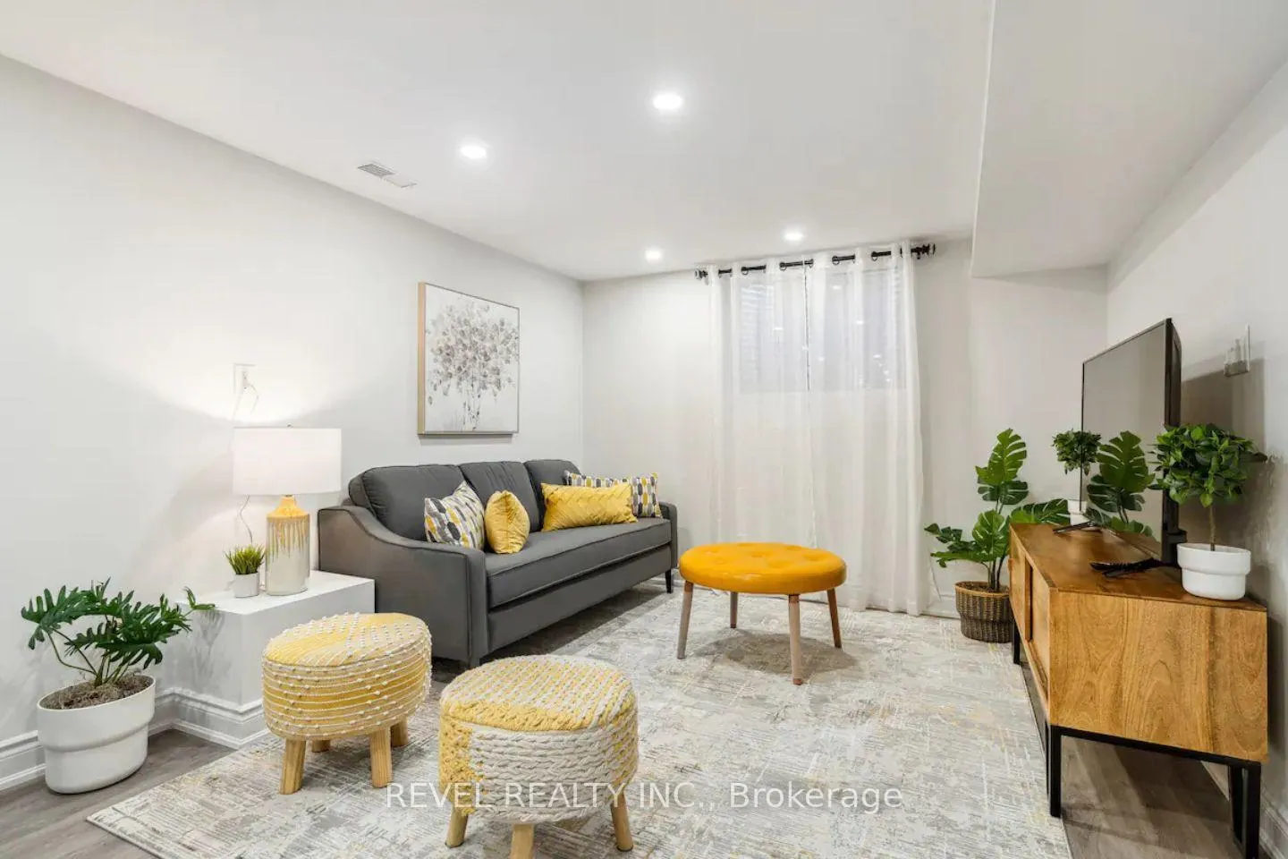 Photo 1 of Unit 2, 1015 Garth Street, Hamilton, Rolston — HOMEH