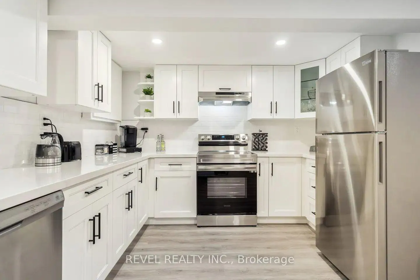 Photo 5 of Unit 2, 1015 Garth Street, Hamilton, Rolston — HOMEH