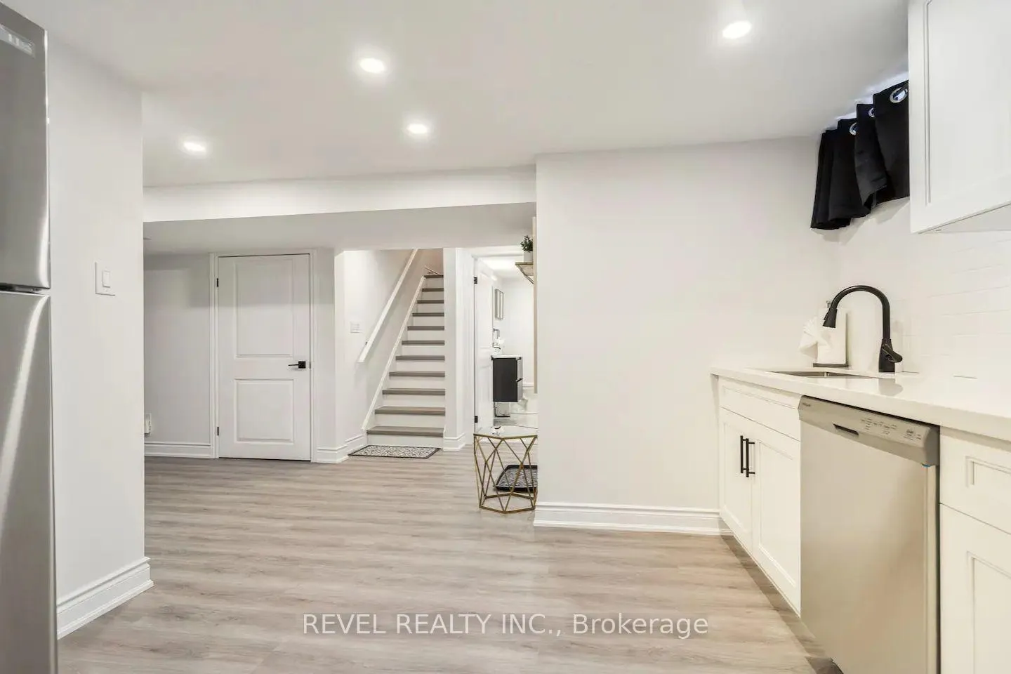 Photo 9 of Unit 2, 1015 Garth Street, Hamilton, Rolston — HOMEH