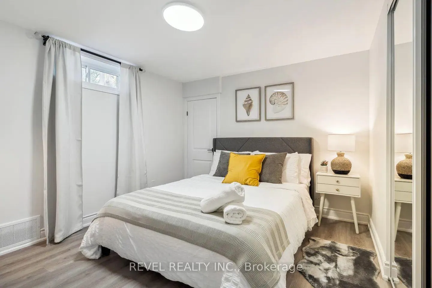 Photo 10 of Unit 2, 1015 Garth Street, Hamilton, Rolston — HOMEH
