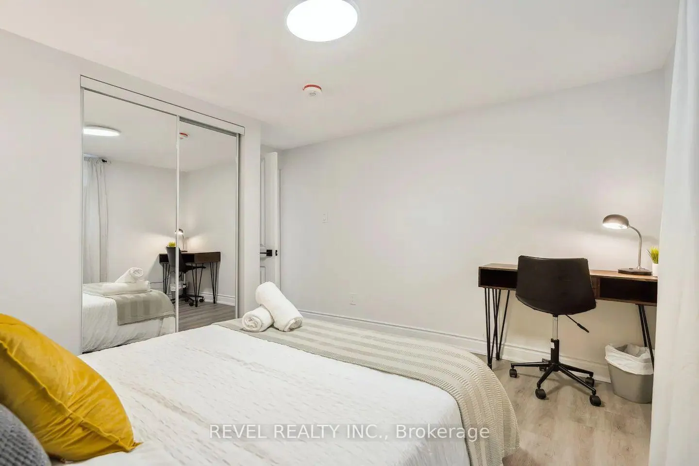 Photo 11 of Unit 2, 1015 Garth Street, Hamilton, Rolston — HOMEH
