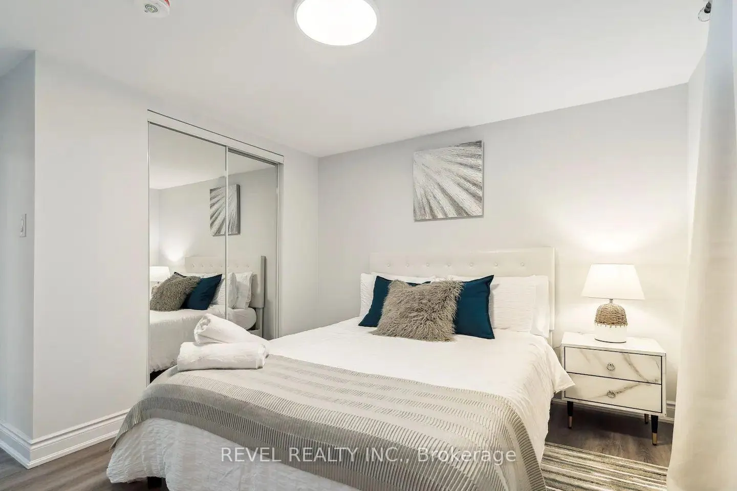 Photo 12 of Unit 2, 1015 Garth Street, Hamilton, Rolston — HOMEH