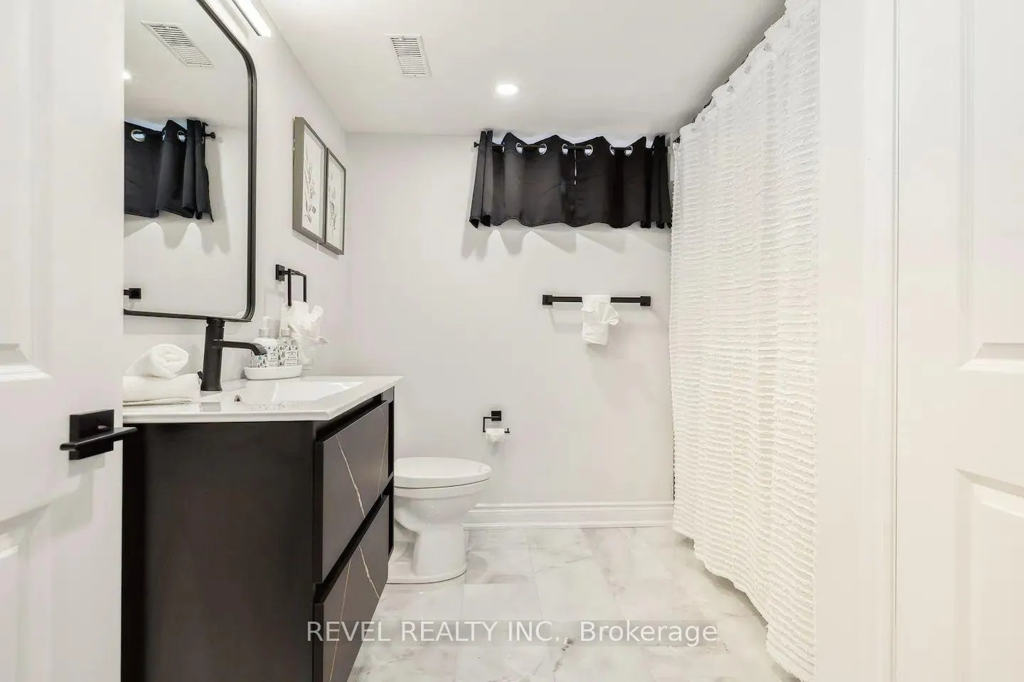 Photo 15 of Unit 2, 1015 Garth Street, Hamilton, Rolston — HOMEH