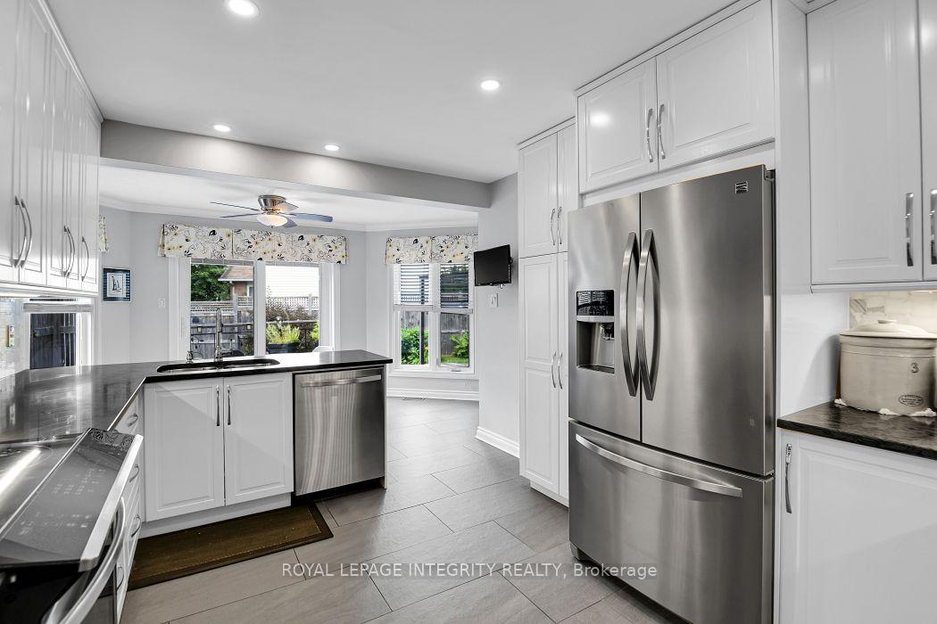Photo 7 of 46 Dartmoor Drive, Ottawa, Kanata - Bridlewood — HOMEH
