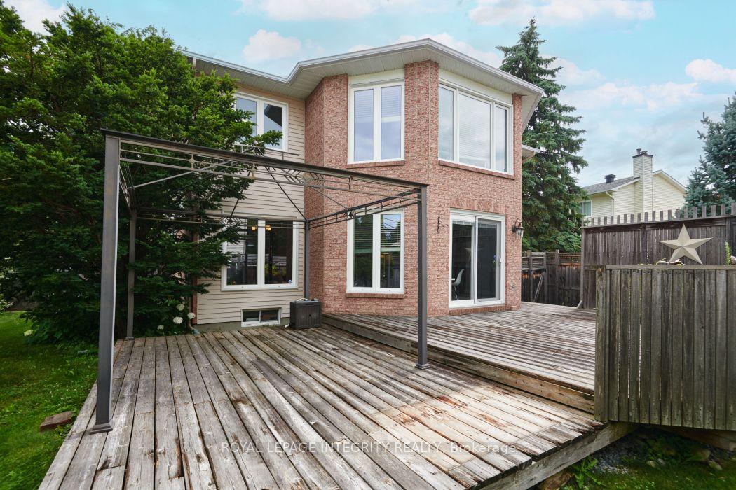 Photo 24 of 46 Dartmoor Drive, Ottawa, Kanata - Bridlewood — HOMEH