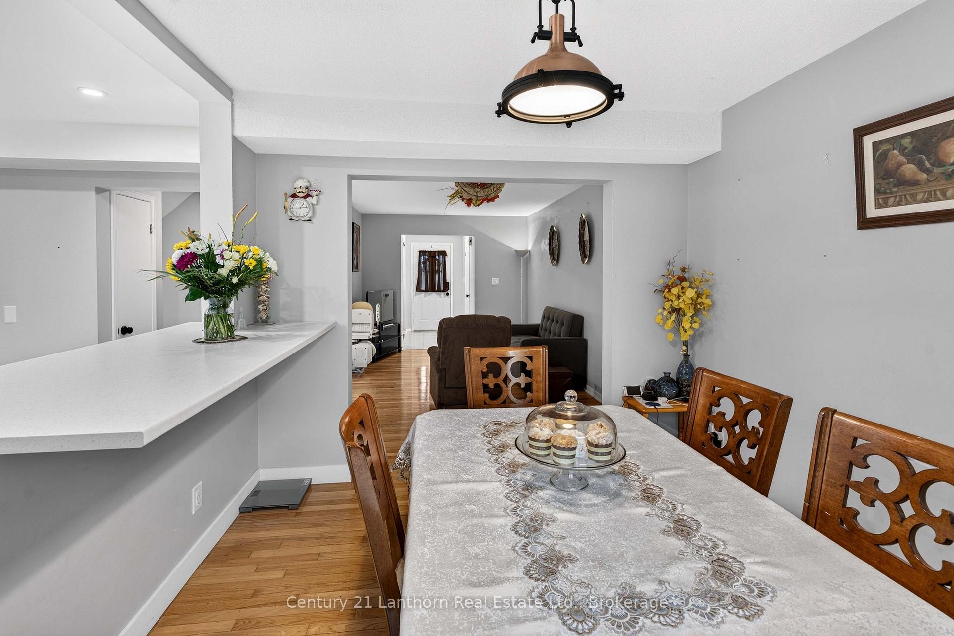 Photo 13 of 256 Vanguard Court, Kingston, East Gardiners Rd — HOMEH