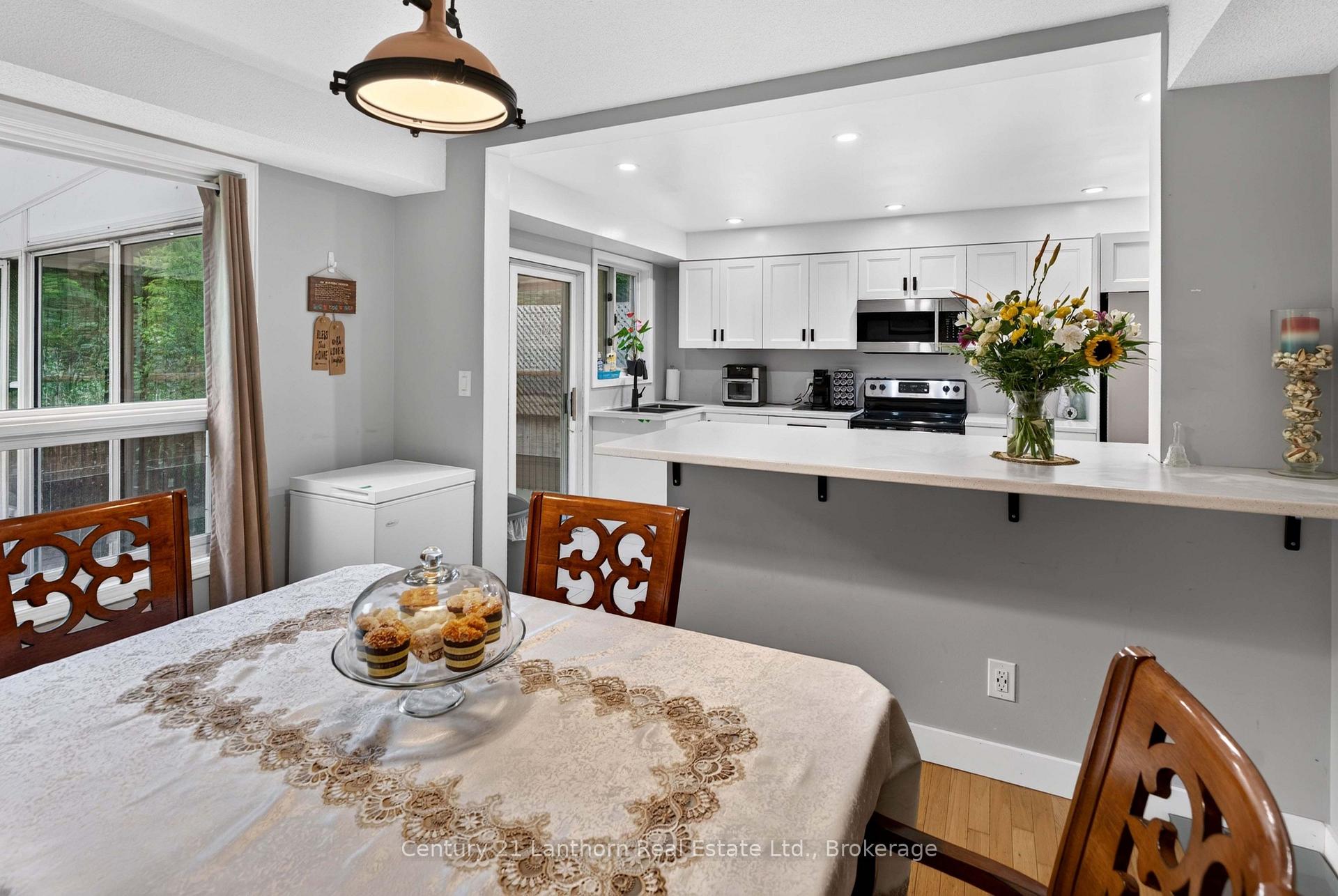 Photo 14 of 256 Vanguard Court, Kingston, East Gardiners Rd — HOMEH