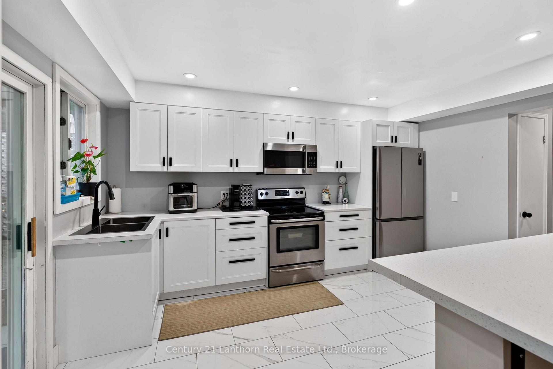 Photo 16 of 256 Vanguard Court, Kingston, East Gardiners Rd — HOMEH