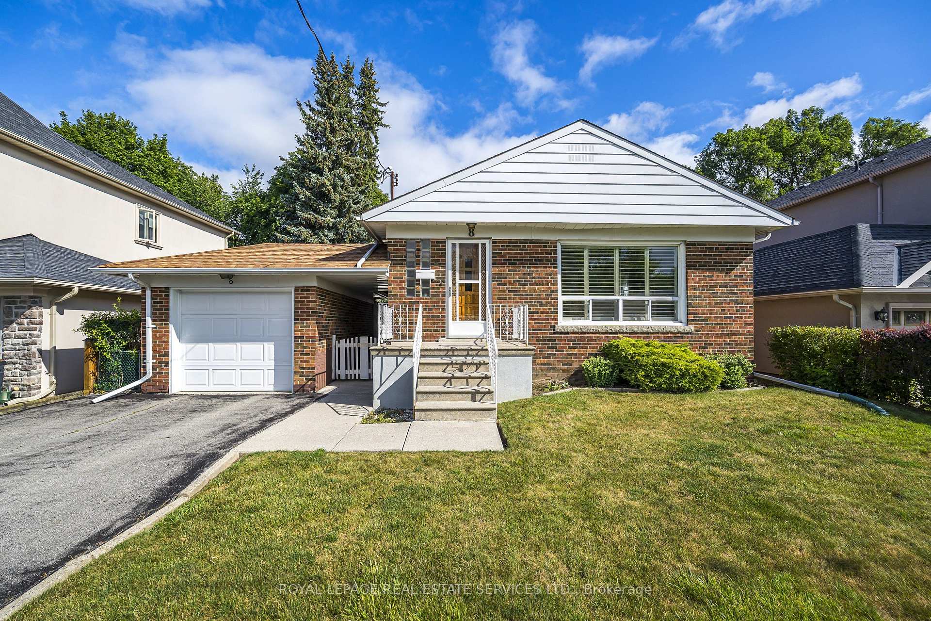 Photo 1 of 8 Burwood Road, Etobicoke, Princess-Rosethorn — HOMEH