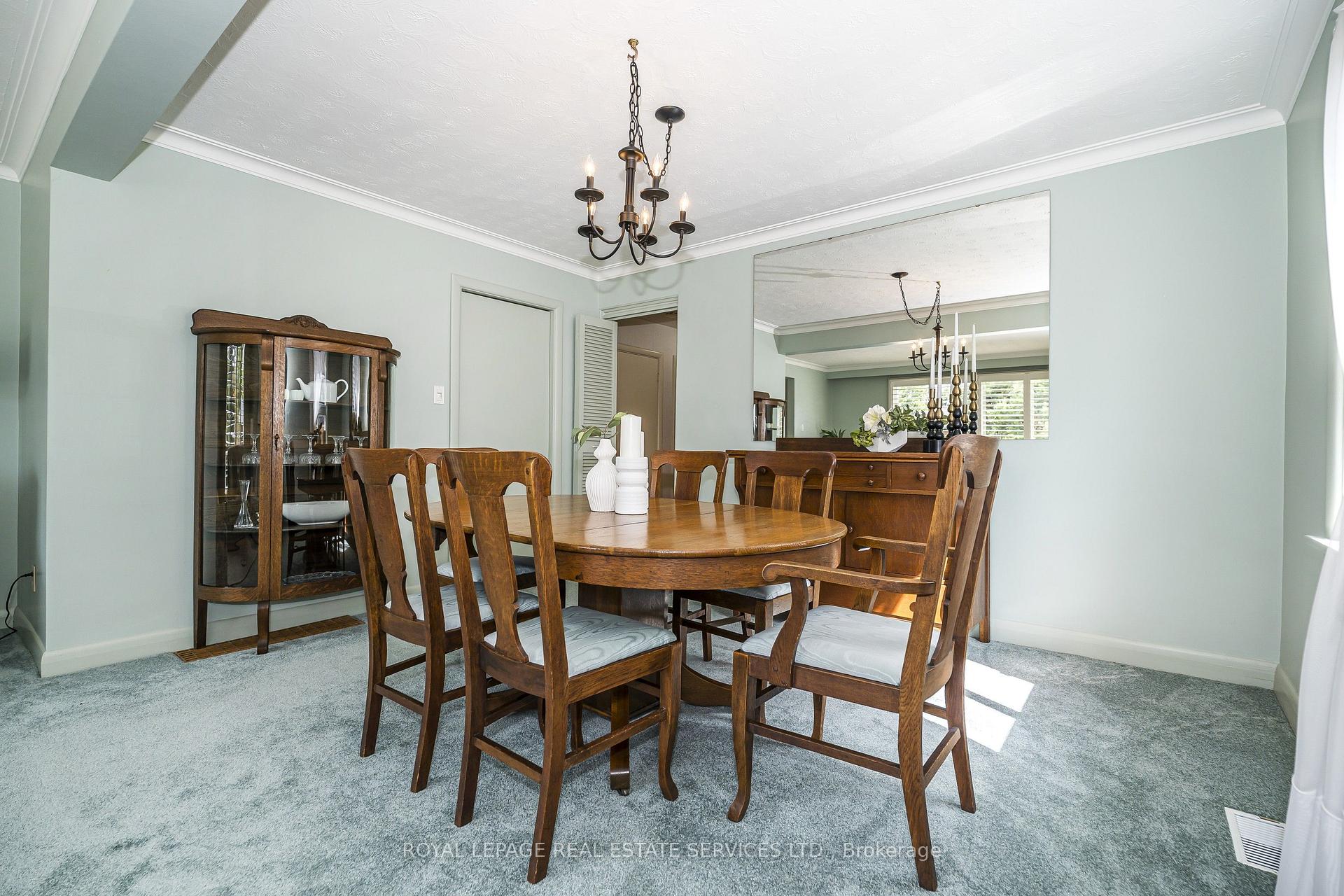 Photo 4 of 8 Burwood Road, Etobicoke, Princess-Rosethorn — HOMEH