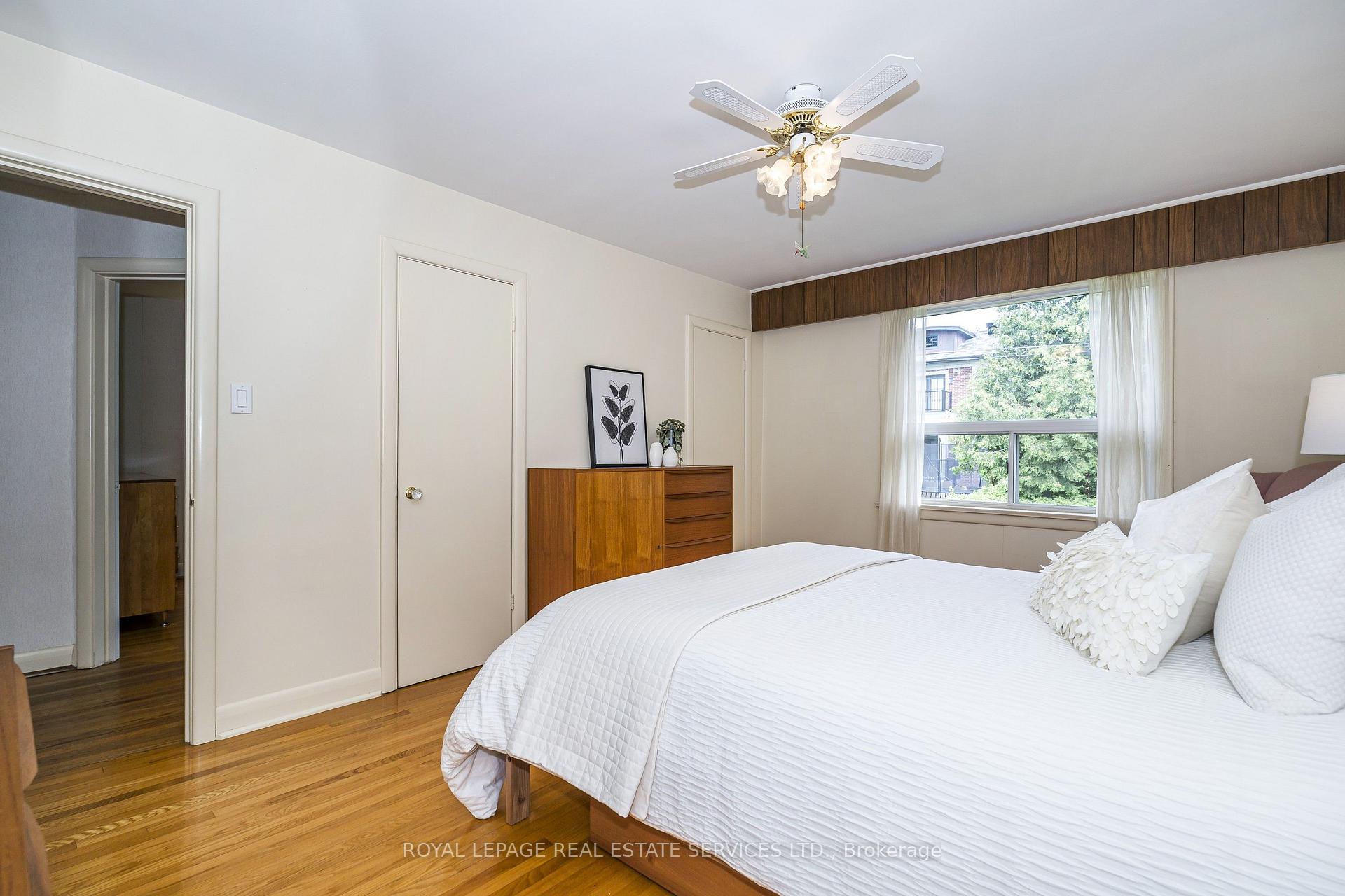 Photo 9 of 8 Burwood Road, Etobicoke, Princess-Rosethorn — HOMEH
