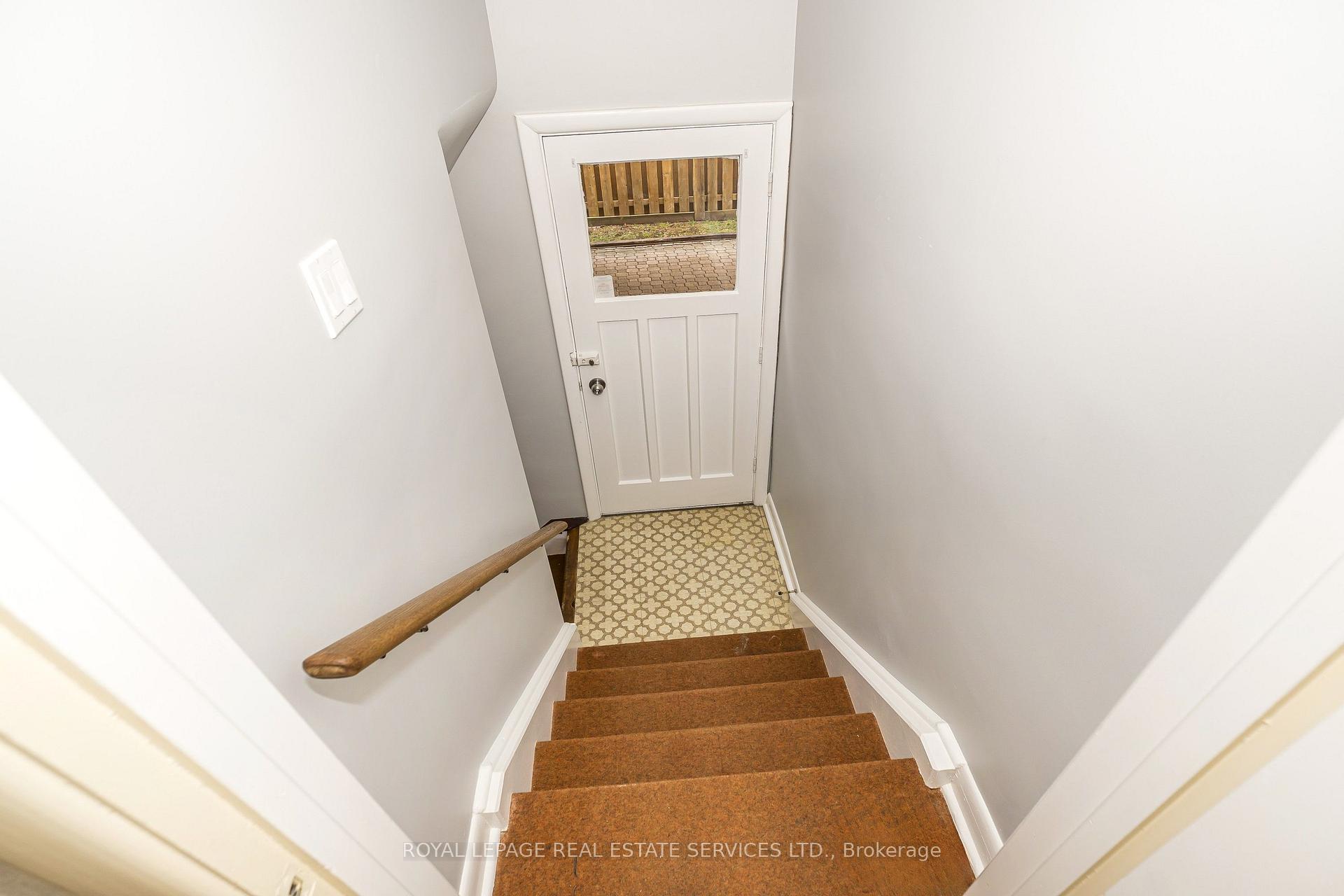 Photo 15 of 8 Burwood Road, Etobicoke, Princess-Rosethorn — HOMEH