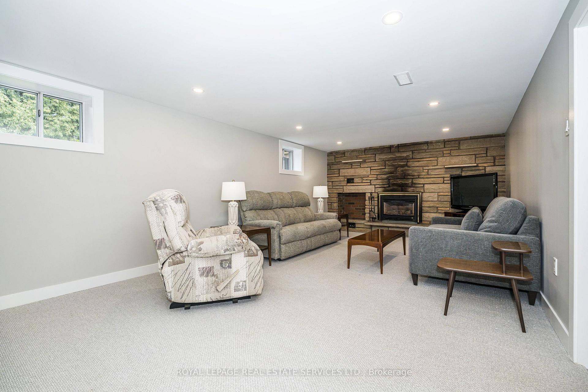 Photo 18 of 8 Burwood Road, Etobicoke, Princess-Rosethorn — HOMEH