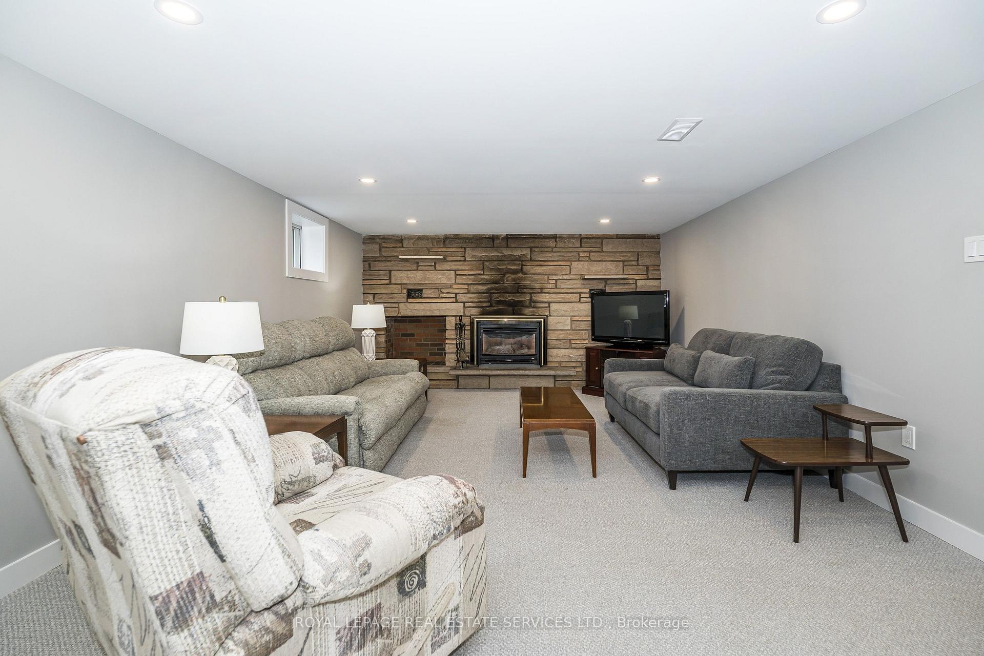 Photo 19 of 8 Burwood Road, Etobicoke, Princess-Rosethorn — HOMEH